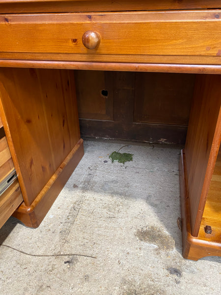 Pine Pedestal Desk