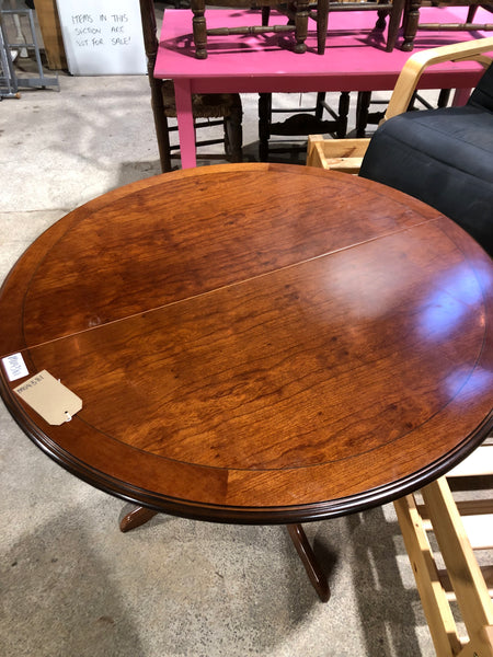 GHC - Round Extending Dining Table