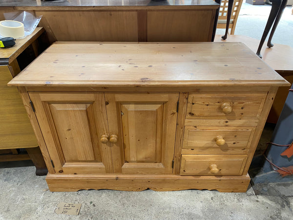 REF - Pine Compact TV Stand