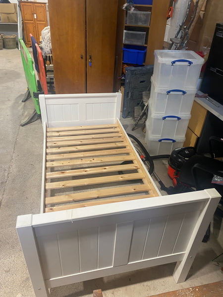 REF - White single bed