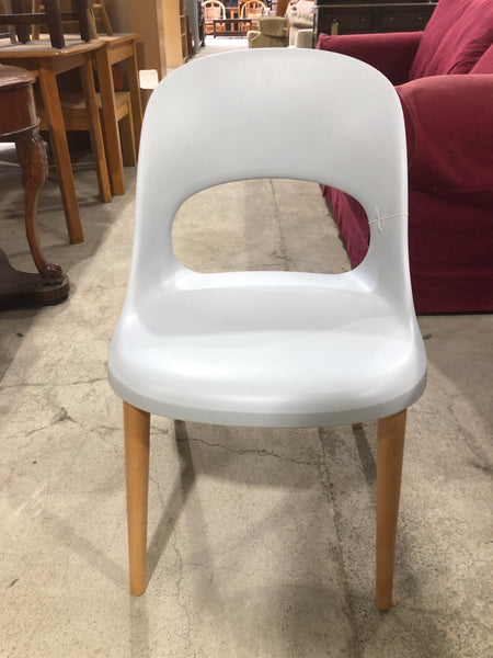 Contemporary Pale Wooden Dining Table & 3 Chairs - REF
