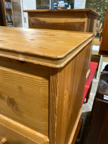 Pine Chest of 2 Drawers