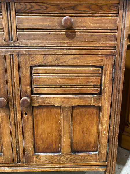 Rustic Oak Kitchen Dresser