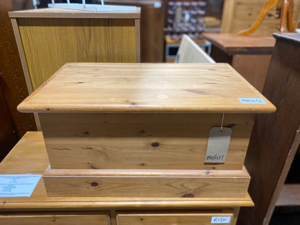 Small Pine Blanket Box