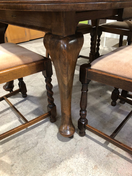 Stained Oak Extendable Dining Table & 5 Chairs