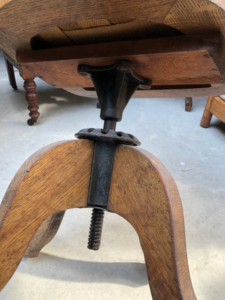 GHC - Antique Captains Chair