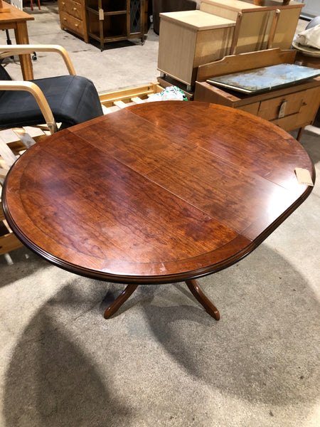 GHC - Round Extending Dining Table