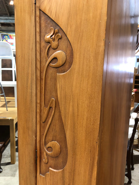 Carved Detail Oak Single Wardrobe