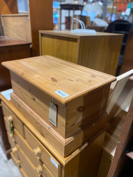 Small Pine Blanket Box