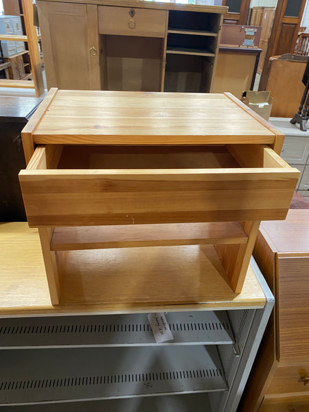 Small bedside table drawers