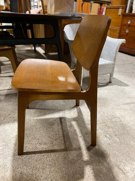 Large Retro Castlery Solid Walnut Dining Table & 6 Chairs