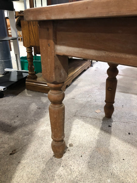 GHC - Rustic Solid Pine Farmhouse Kitchen Table