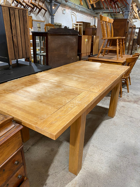 Solid Oak Extending Dining Table seats up to 8