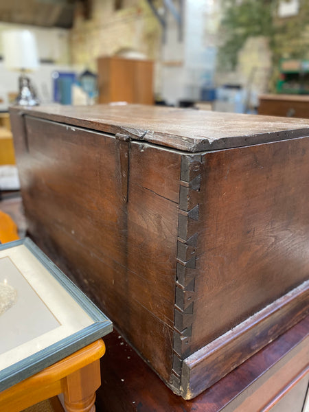 GHC - Vintage Trunk with Dovetail Joints