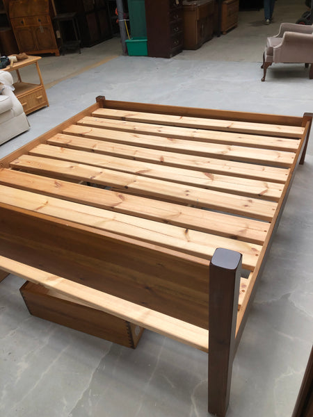 Super king Wooden Bedframe & 4 Drawers