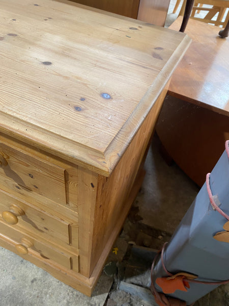 REF - Pine Compact TV Stand
