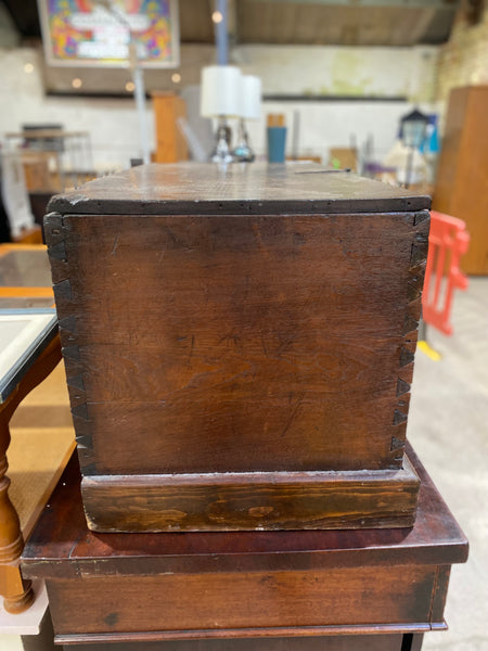 GHC - Vintage Trunk with Dovetail Joints