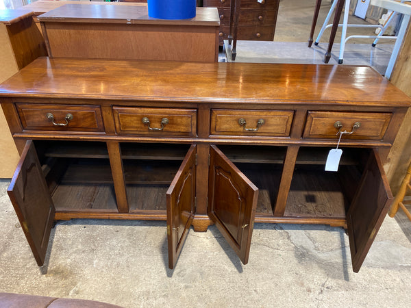French provincial style Oak sideboard GHC