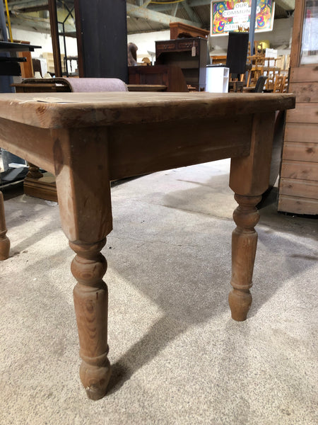 GHC - Rustic Solid Pine Farmhouse Kitchen Table