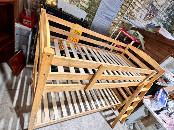REF - Wooden Bunkbed