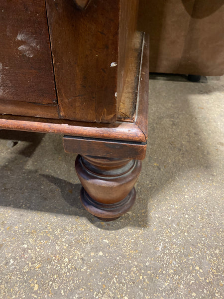 Antique Mahogany Chest of Drawers