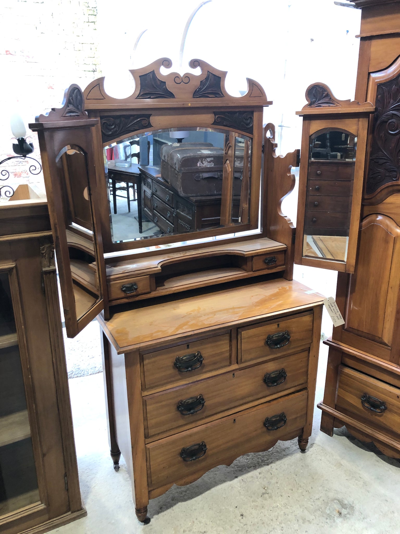 Dressing table with mirror and drawers