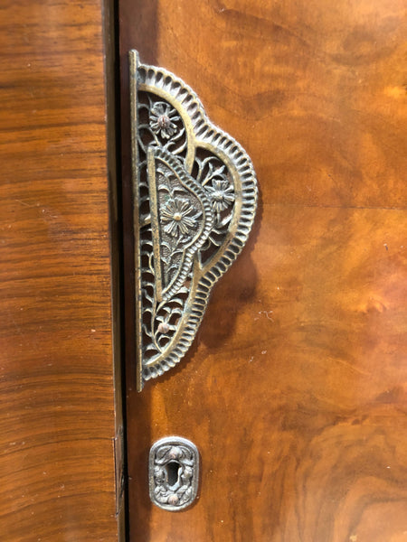 Vintage Compact Gentlemen’s Wardrobe