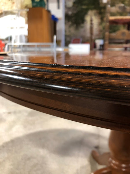 GHC - Round Extending Dining Table