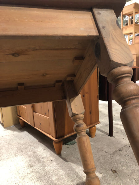 GHC - Rustic Solid Pine Farmhouse Kitchen Table