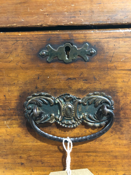 Antique chest of Drawers