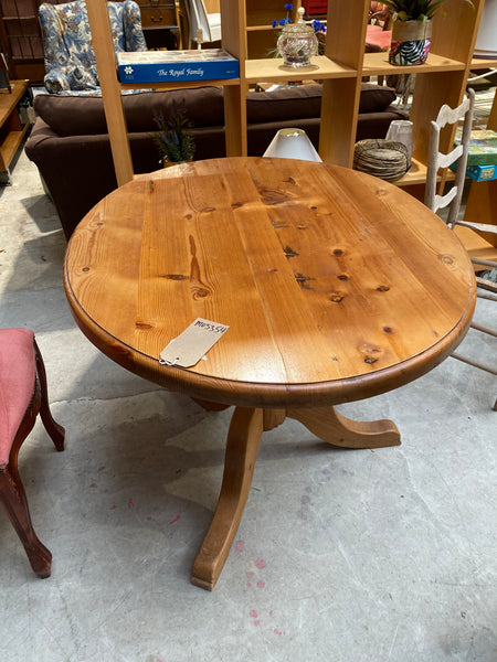 Pine Oval Pedestal Dining Table