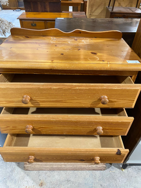 Pine chest of drawers REF