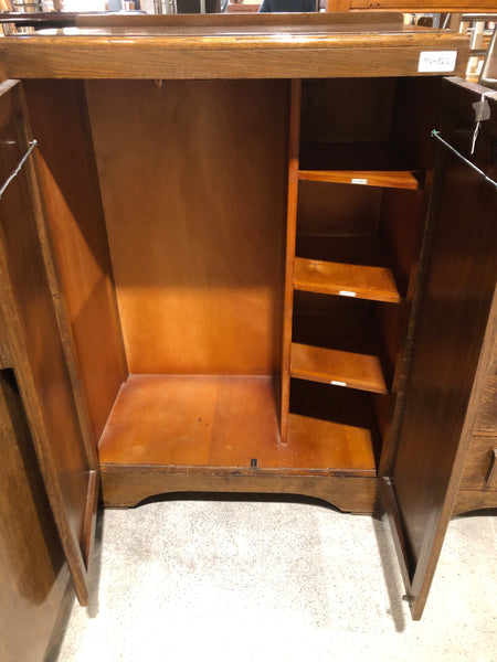 Art Deco Short Gentleman’s Wardrobe