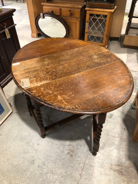 Stained Oak Drop Leaf Gateleg Table
