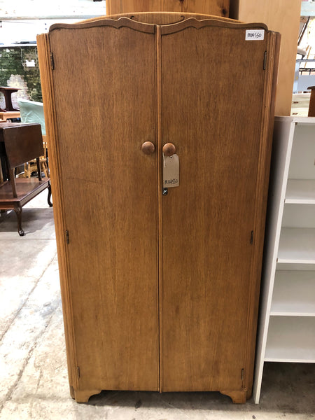 Vintage Oak Gentleman’s Wardrobe