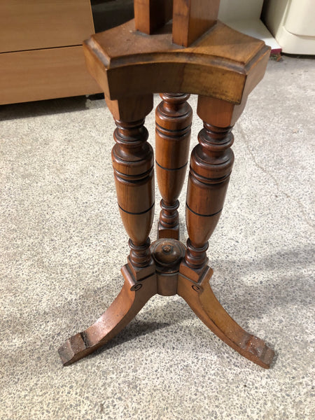 GHC - Vintage Wooden Music Lecturn