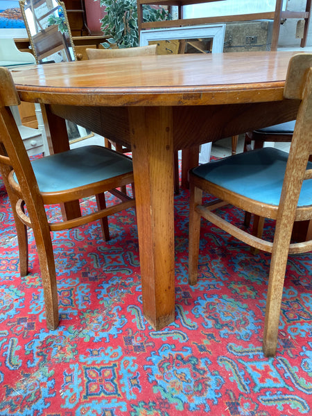 Oak Round Dining Table