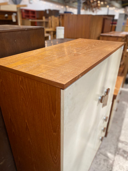 GHC - Vintage Compact Wardrobe