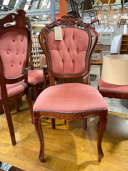 GHC - Repro Buttonback Chair