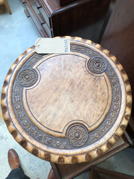 GHC - Carved Scalloped Edge Sidetable