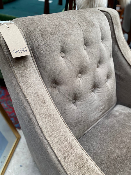 Beige Buttonback MultiYork Armchair