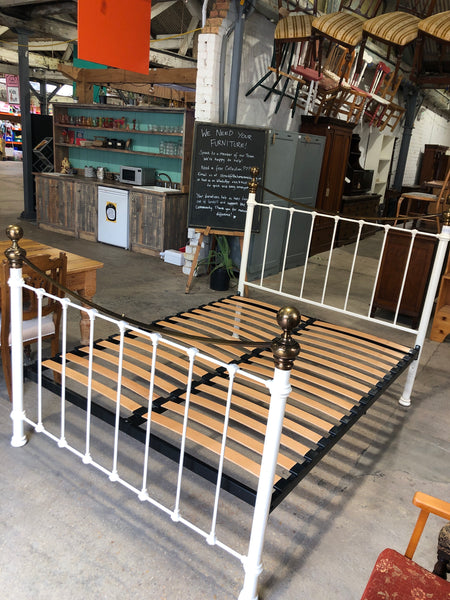 White king size metal bedframe