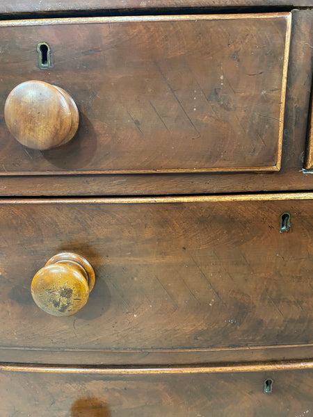 Antique Bow-Front Chest of 5 Drawers