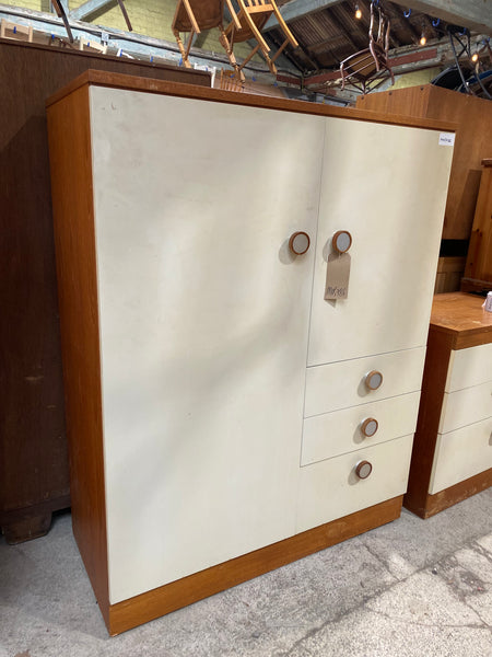 GHC - Vintage Compact Wardrobe