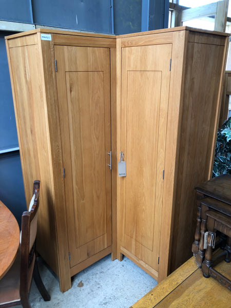 GHC - Oak Corner Wardrobe