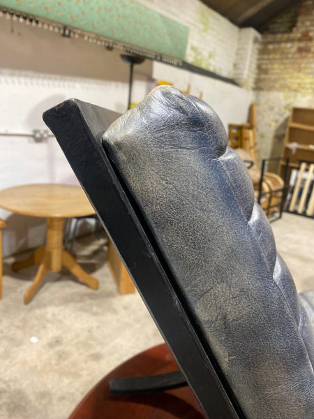 Nawana Ribbed Leather Lounger