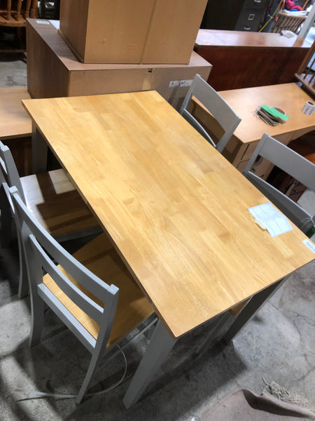 REF - Dining Table & 4 Chairs