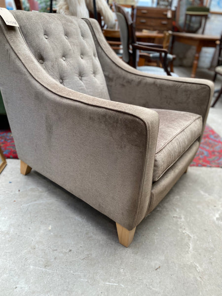 Beige Buttonback MultiYork Armchair