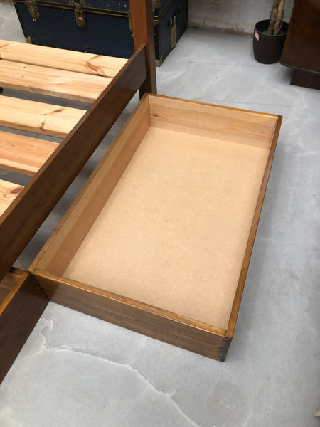 Super king Wooden Bedframe & 4 Drawers