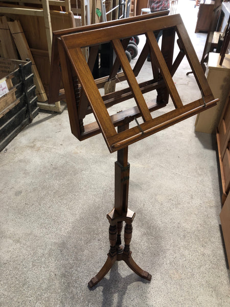 GHC - Vintage Wooden Music Lecturn